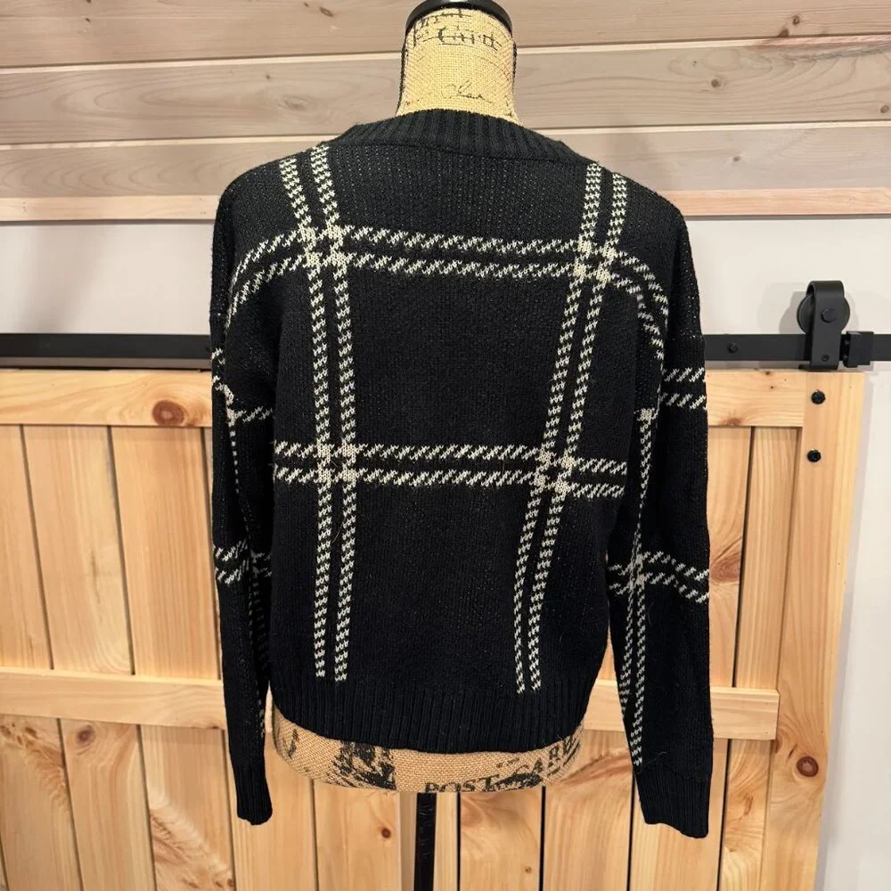 Sweater - Picture 2 of 3